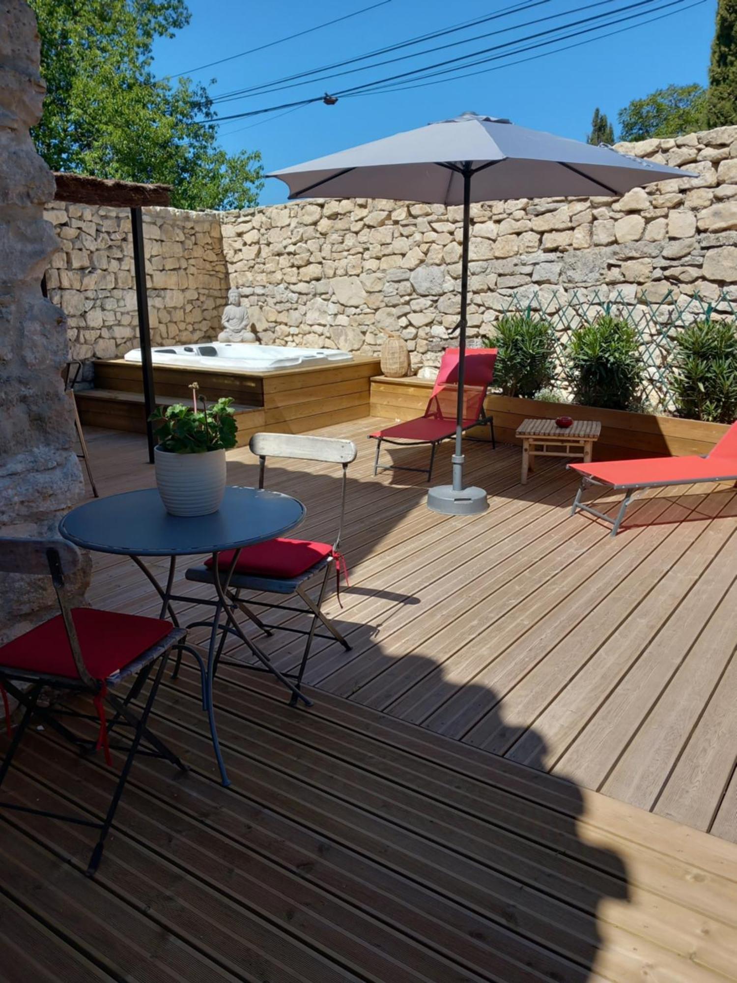 Chez Daniele Chambre Avec Jacuzzi Et Terrasse Privee Murs  ภายนอก รูปภาพ