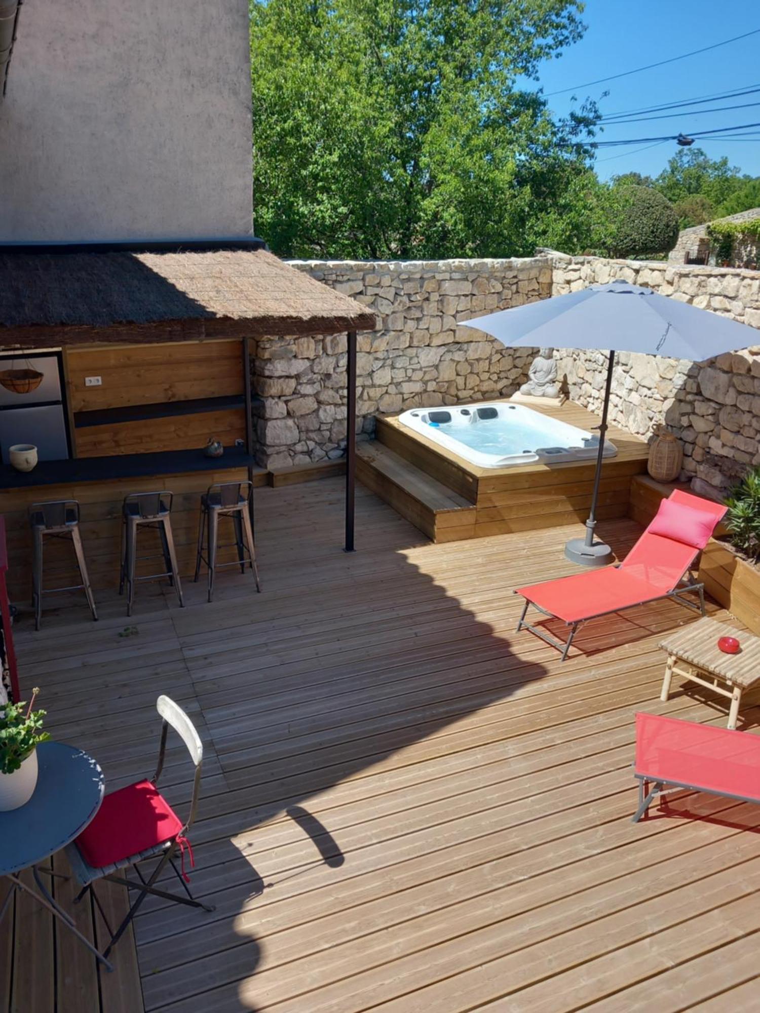 Chez Daniele Chambre Avec Jacuzzi Et Terrasse Privee Murs  ภายนอก รูปภาพ