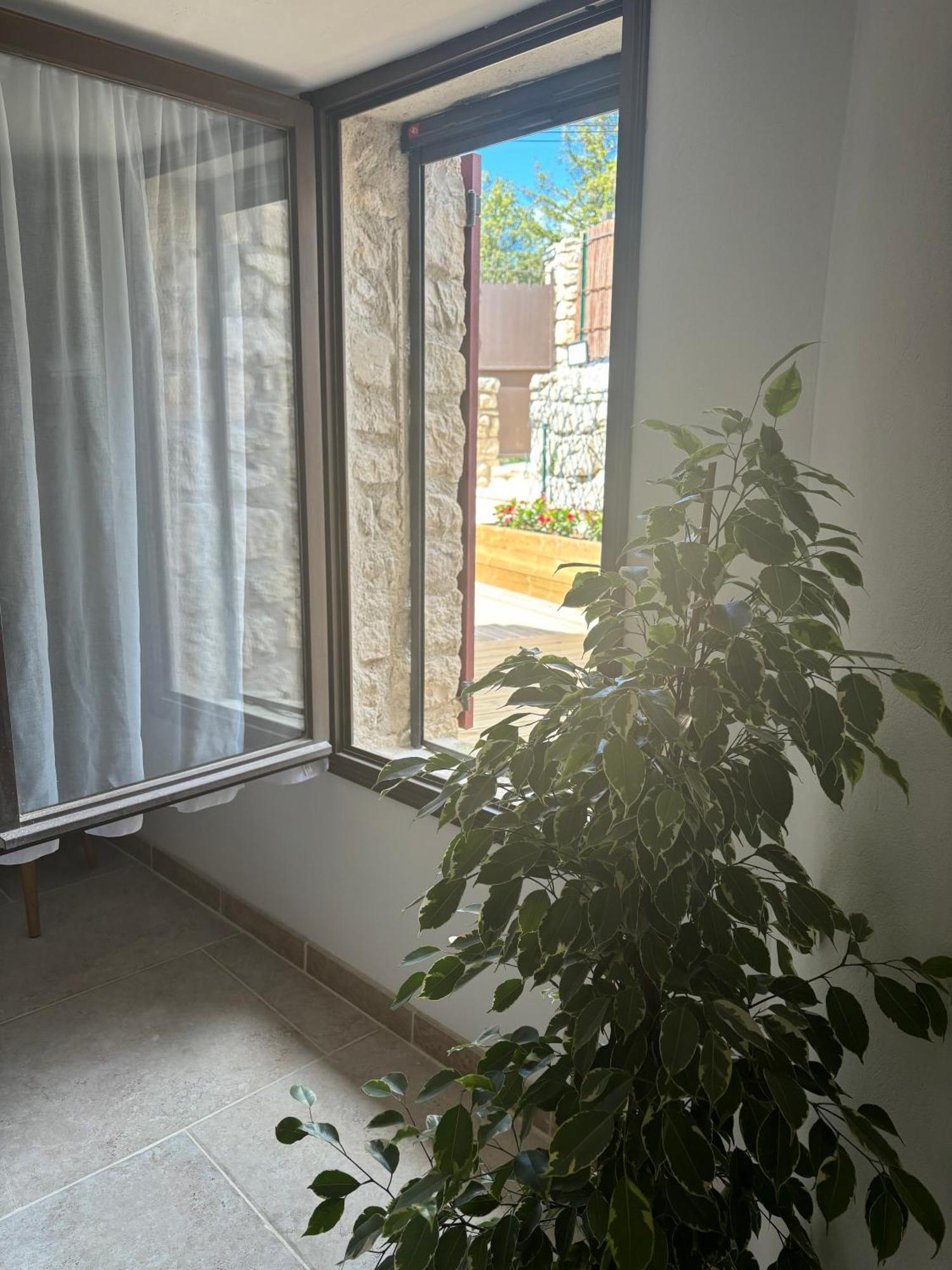 Chez Daniele Chambre Avec Jacuzzi Et Terrasse Privee Murs  ภายนอก รูปภาพ